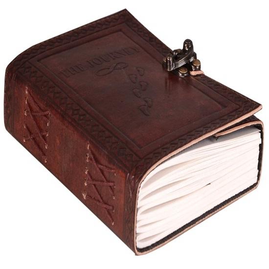 Kožený deník s ražbou a zámkem Skicák, Scrapbook, Kreslení, Psaní a Dárkování 240 listů s 17,78 X 12,7 cm (Cesta)