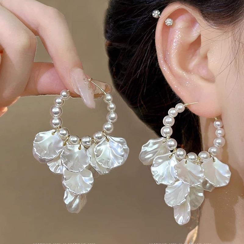 Tide Metal Fringed Earrings, High-end Temperament, Long Stud Earrings, Women's Exaggerated Earrings.