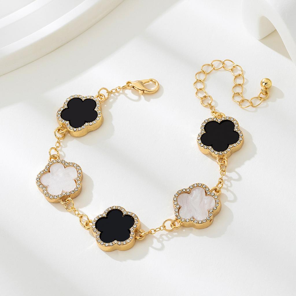 Stylish And Elegant Lucky Five-Petaled Flower Bracelet Female, Five-Leaf Flower