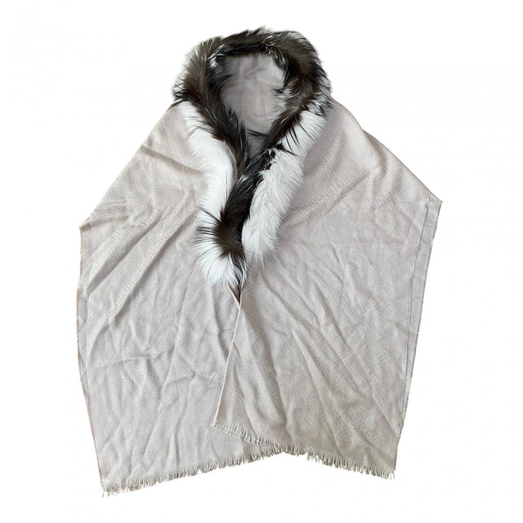 Użyty FENDI Szal różowo-beżowy wełna/Lis Kobiety