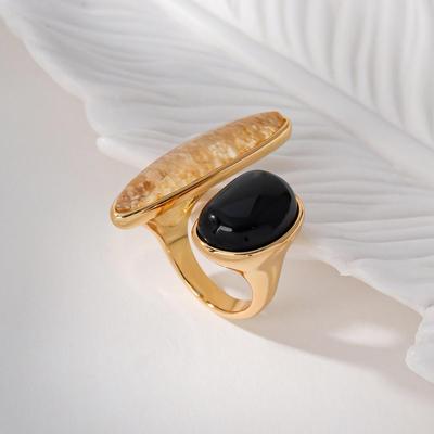 European & American Style Black Agate & Smoky Quartz Gold-Plated Ring – High-End Design with Versatile Elegance