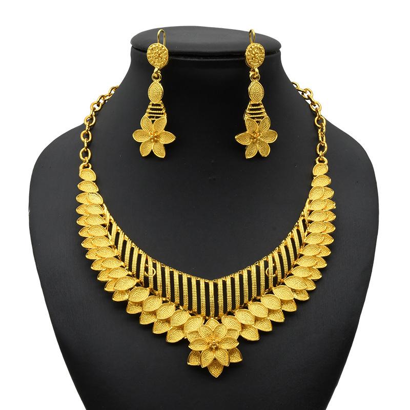 Two-Piece 24K Gold-Plated Alloy Dubai Bride Necklace Earrings Set Indian-Saudi Arabian Women's Wedding Gift for Party Occasions