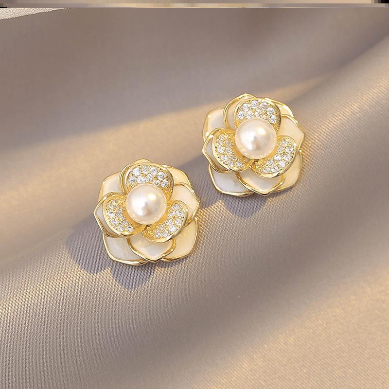 

2025 Элегантные серьги-подвески с китайской камелией и жемчугом для женщин