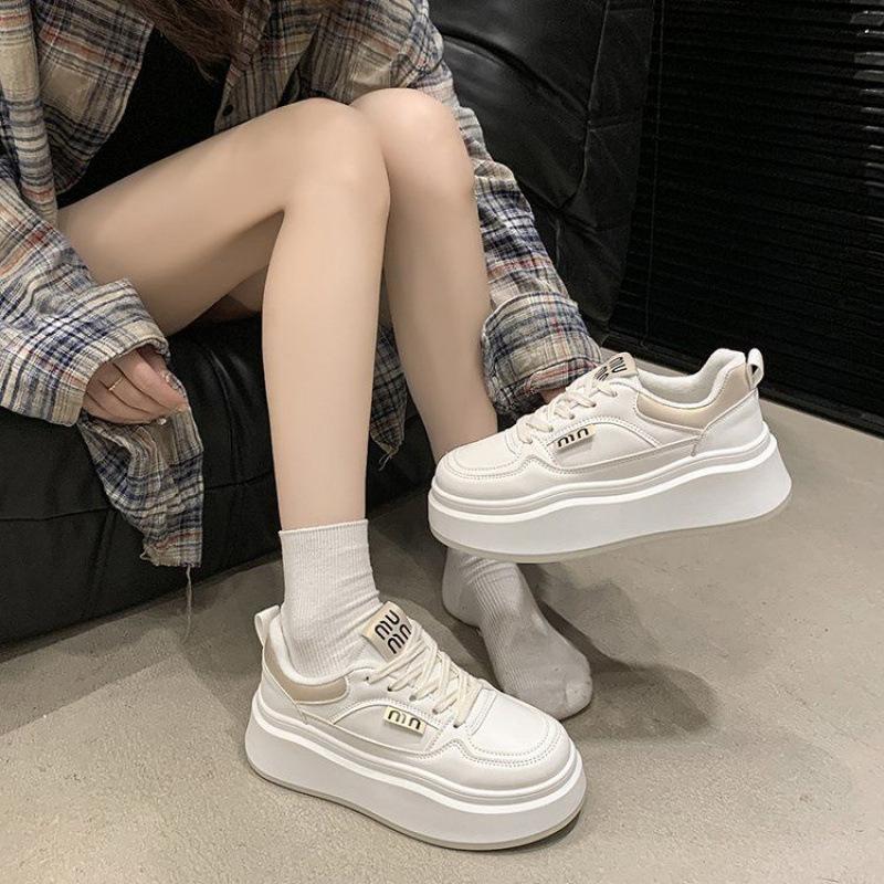 Little white shoes women's 2025 spring and autumn models round head thick sole wide foot bread shoes sports and leisure student board shoes sports s