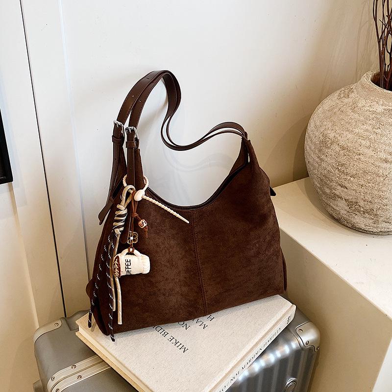 Stylish Suede Retro One-Shoulder Tote: Versatile Large-Capacity Commuter Bag