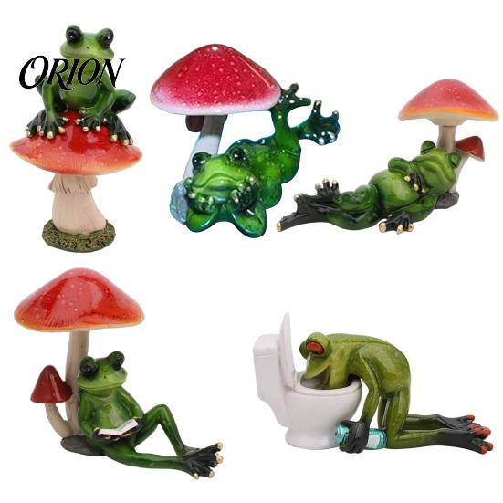 Niche Personality Ornaments Drunk Frog On The Toilet Decor, Funny Sculpture Tabletop Realistic Statue Cute Resin Desktop Ornament for Home Office Desk