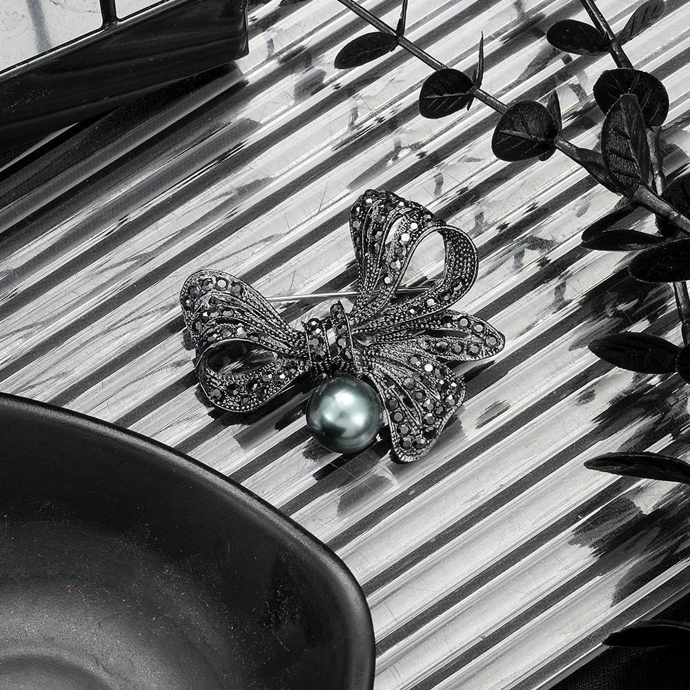 Korean Black Rhinestone Bow & Pearl Brooch for Women's Fashion Suits and Cardigans