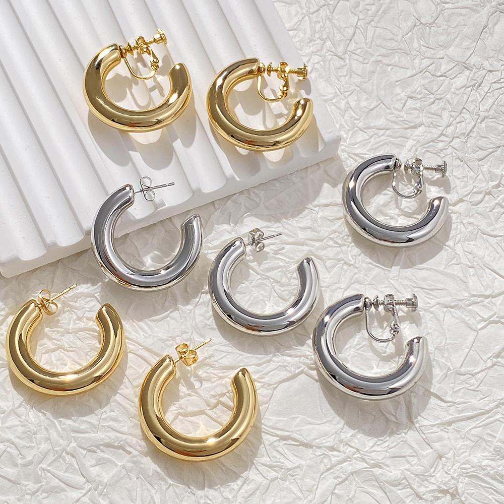 30mm Medium Smooth Circle Hoop Clip Earrings for Women Vintage Fashion Statement Golden Non Pierced Earrings Party Jewelry