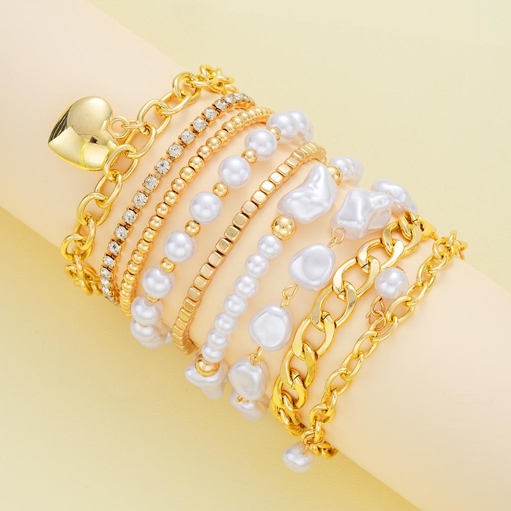 European and American ins style love pendant pearl bracelet, fashionable retro niche temperament beaded bracelet, hand jewelry women