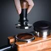 Premium Espresso-Tamper aus Walnussholz 51/53/58MM Manuelle Presse mit konstantem Druck für Zuhause & Café Professionelle Barista-Werkzeuge