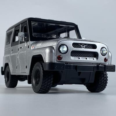 1:18 Ruský UAZ Hunter Jeep Slitina Tlakové lití SUV Terénní Model Zvuk a Světlo Stahovací Hračky Sběratelský Dárek Pro Přátele