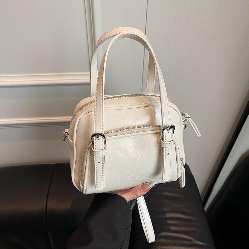 Retro beautiful bag summer women 2025 new trend portable bowling bag casual messenger shell bag