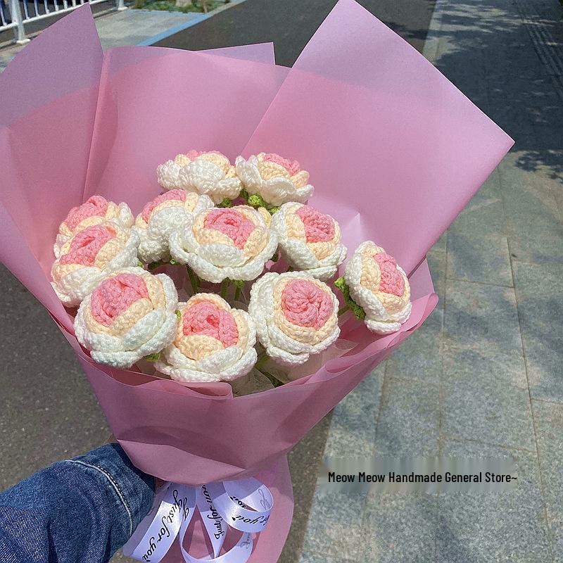 Buquê de Flores de Lã Tricotado à Mão: Ornamento de Rosa, Lírio, Girassol Presente