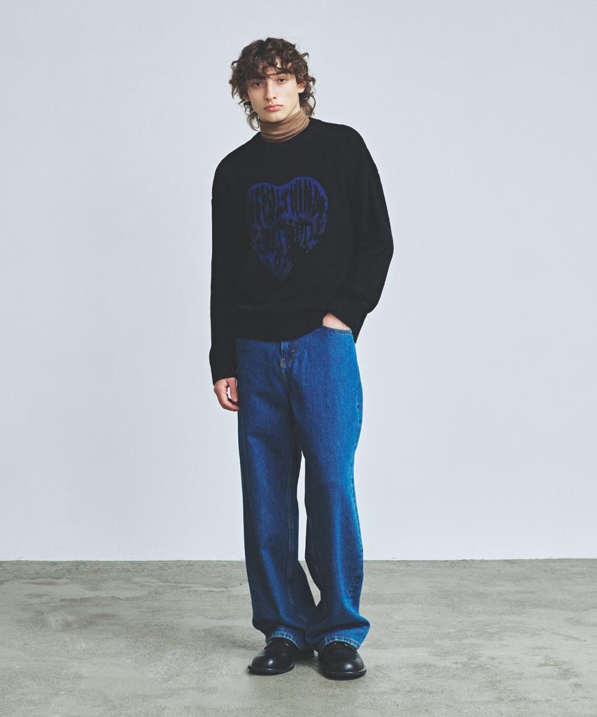 KNITTED Vintage Heart Round Knit Black