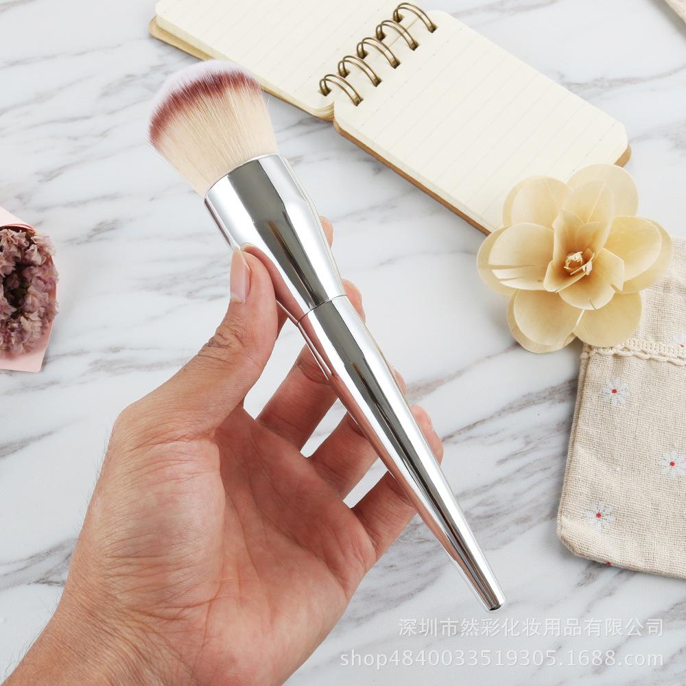Single makeup brush, large loose powder brush, honey brush, blush brush, highlight brush, extra paint large soft bristle.