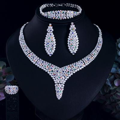 Saudiisches Brautschmuckset Kleideraccessoires Zirkon Halskette Ohrringe Armband Ring Vierteiliges Kettenset