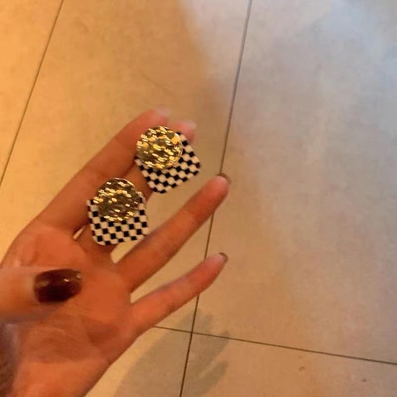 Autumn/Winter 2025 Trendy Checkered Mosaic Earrings for Women