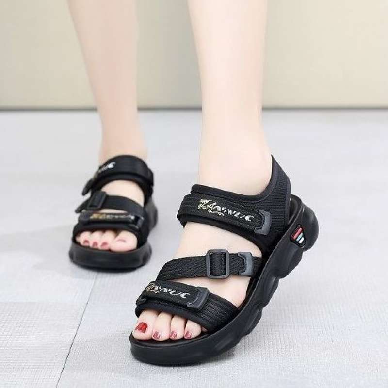 Sports sandals flat-soled fairy wind ins tide 2025 new summer Korean version casual Velcro beach shoes