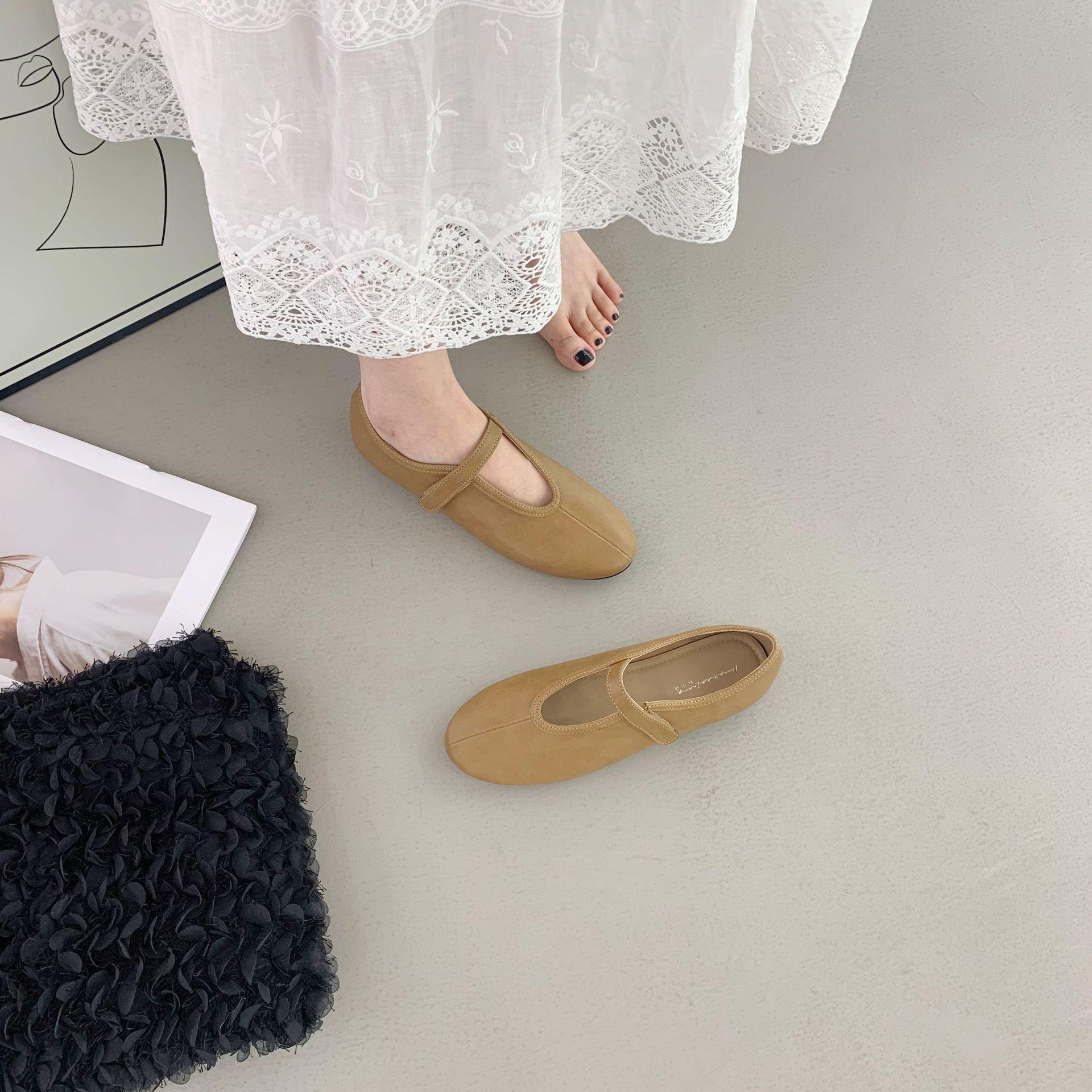 

2025 весна и осень новые туфли Мэри Джейн с ремешком на один слог, женские туфли-балетки с мелким вырезом, плоские красные туфли из маленькой кожи 39