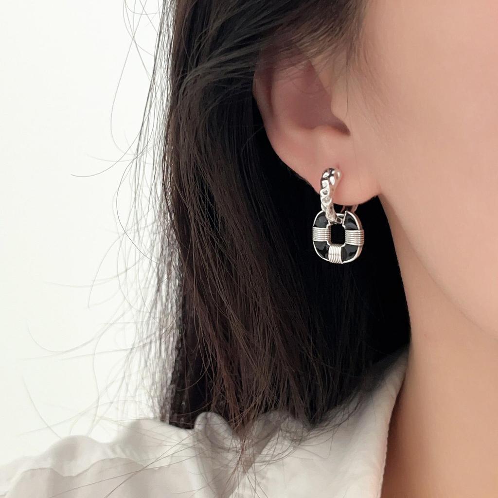Yinruitai s925 Sterling Silver Black & White Checkered Enamel Double Pendant Ear Cuffs for Women - Light Luxury Niche Design