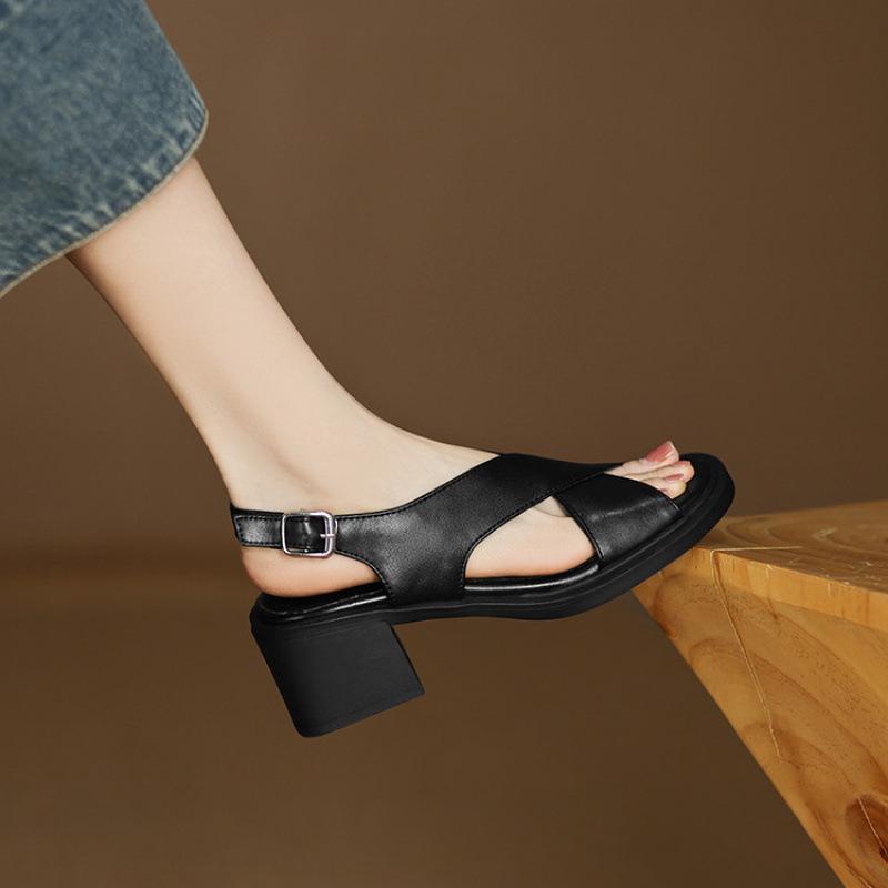 

New women s beach sandals comfortable platform non-slip women s shoes round head medium heel large size shoes buckle high heel sandals women 43 чёрный