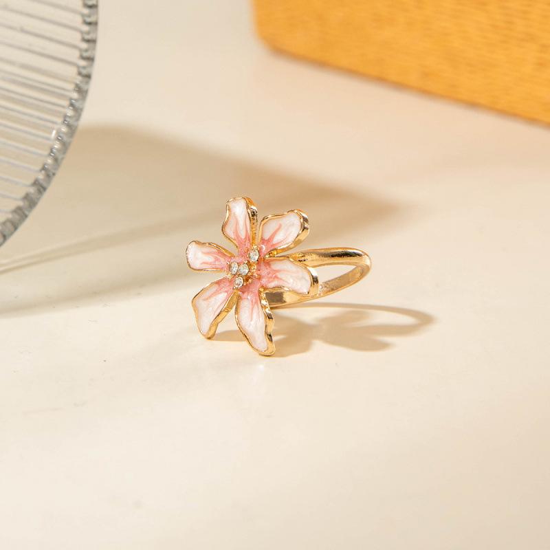 Baroque oil drop flower ring, metal lava light luxury pearl ring female