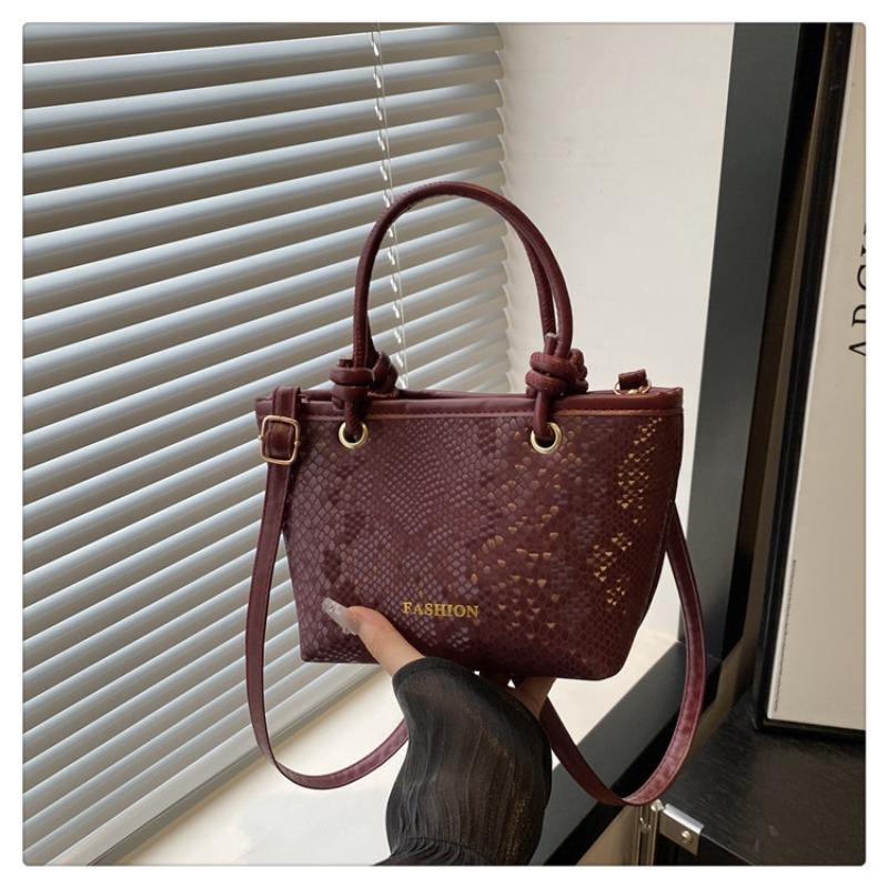 

Веселая линия большая вместимость новая мода однотонный простой тренд кроссбоди подмышечная сумка на плечо красный