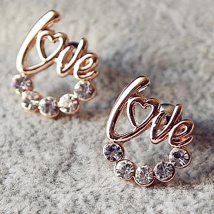 Korean Version of Fashion LOVE Letter Stud Earrings, Korean Alloy Diamond Earrings 1 Yuan Store Stall Earrings