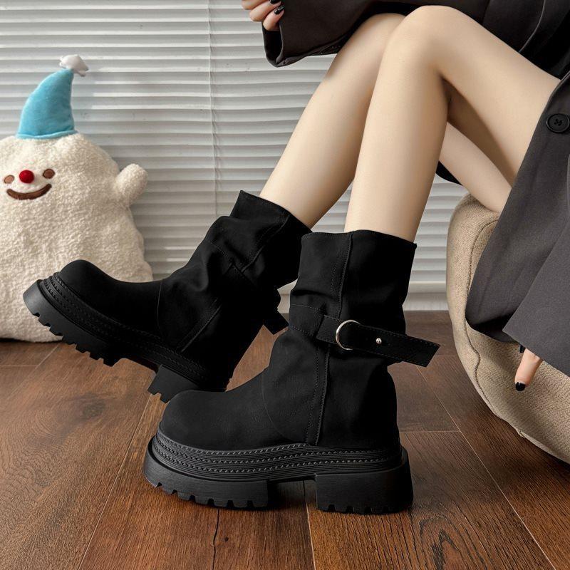 2025 kurze Stiefel Damen Radwindstiefel Herbst braun Pile dicksohlige Schönheit neue Martinstiefel Ritterstiefel Hosen