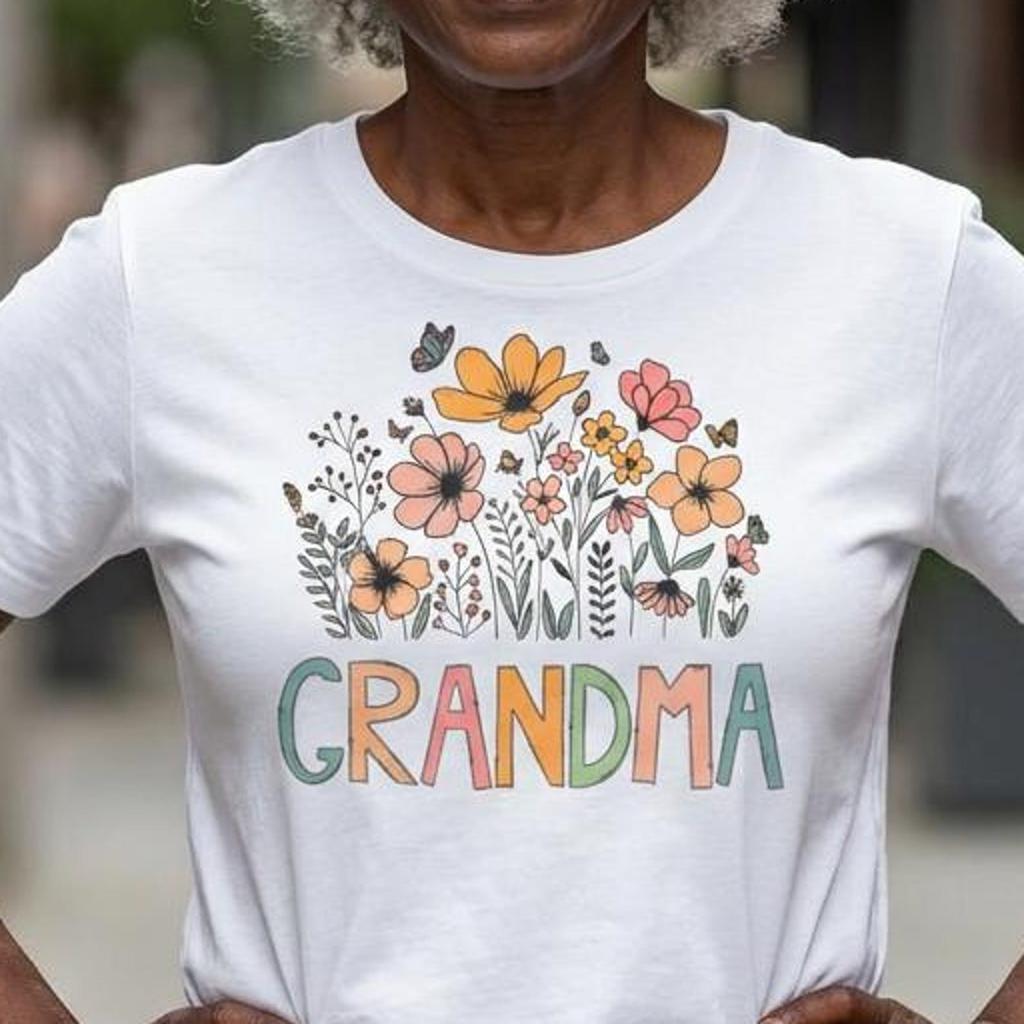 Grandma Floral T-Shirt, Cute Grandma Shirt, Flower Grandma Tee, Gift for Grandma, Mothers Day Grandma Shirt, Vintage Floral Tee