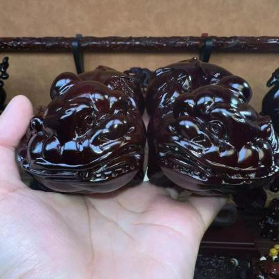 Ebony Wood Pixiu Pair Tea Pet: 12.5cm Solid Wood Carving Ornament