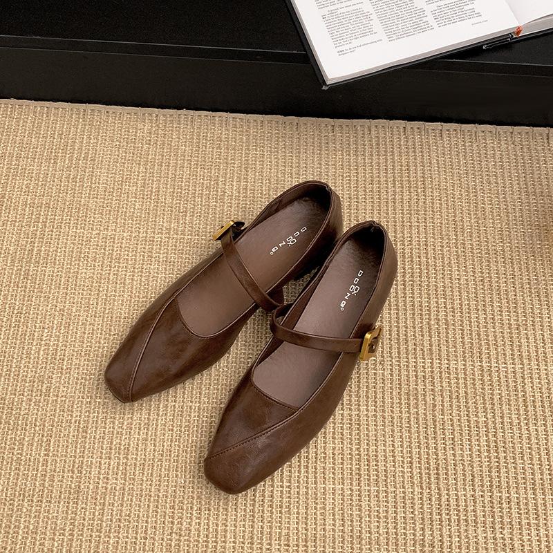 

Модный темперамент французские ретро туфли на толстом каблуке женские маленькие кожаные туфли 2025 новые весенне-осенние туфли квадратной формы с юбкой Мэри Джейн одинарные туфли 40 коричневый