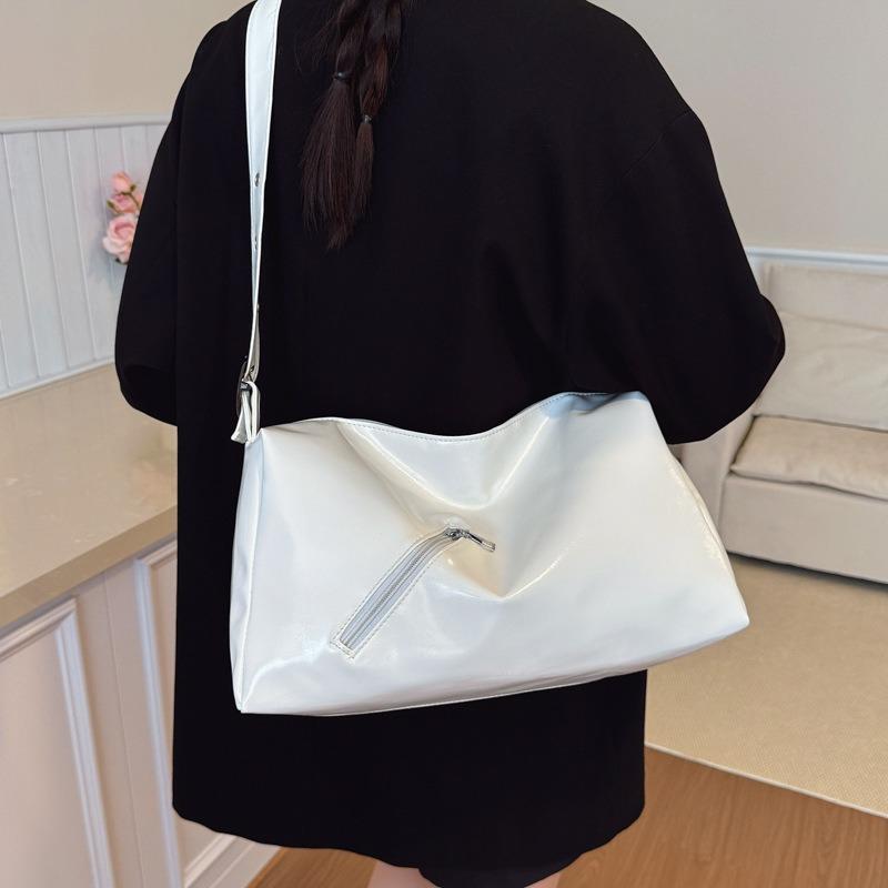 Large capacity fashion glossy handbag bag women's autumn and winter new fashion pillow bag simple shoulder oblique span bag
