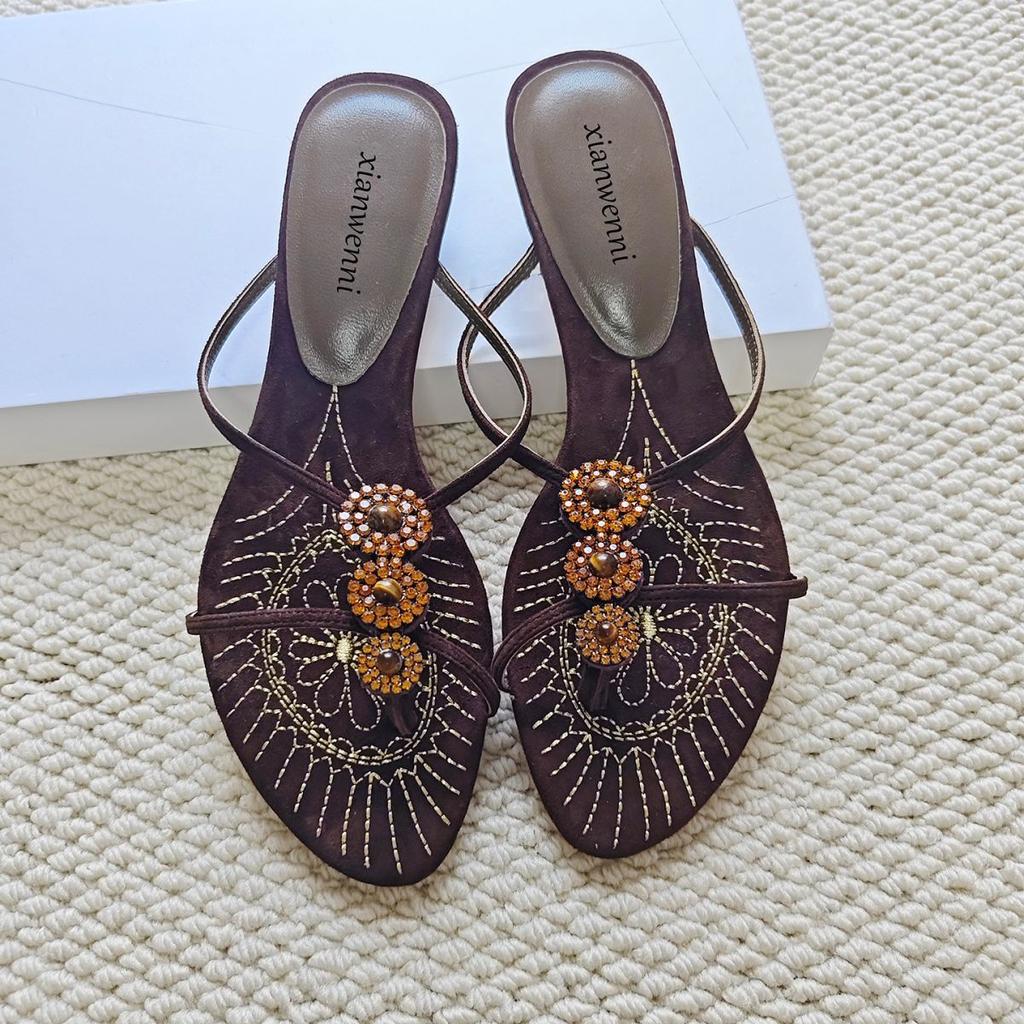 2025 New Retro Kitten and Flip-flops Women's Summer Wear Open-toed Sexy Sandals Rhinestone Toe Cold Slippers