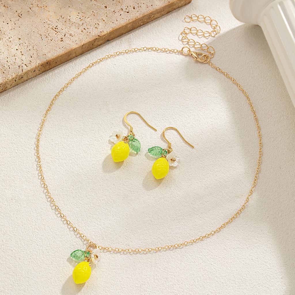 Conjunto de Collar y Pendientes de Limón Fresco, Cadena para Clavícula de Fruta de Verano con Goteo de Aceite, Estilo Dulce y Juvenil Dos Piezas Accesorios para Orejas