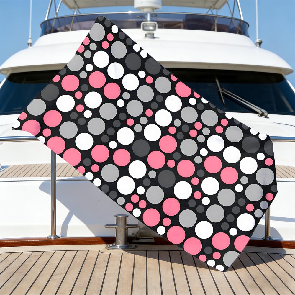 Retro Polka Dot Strandtuch – Übergröße Schnelltrocknend Sandfrei mit Rosa-, Weiß- & Graudruck für den Sommer