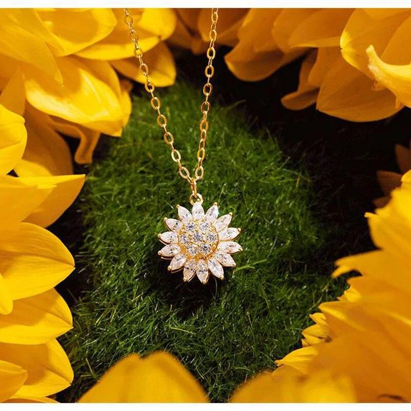 Women'S Rotatable Sunflower Collarbone Chain, Daisy Necklace, Fresh And Versatile Fashionable Neck Accessory.