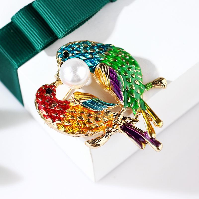 Mode Emaille-Legierung Tropfenöl Mandarinenten Perle Vogel Tier Brosche Anstecknadel Accessoires Exquisite Hypoallergene Luxus-Emaille-Brosche Langlebige Farbe