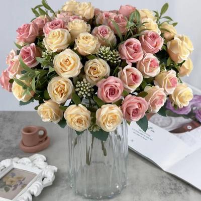 Künstliche Rosenblume Mehrköpfige Falsche Rosenblume Bouquet mit Stiel für DIY Brautstrauß Hochzeitsfeier Tischdekoration Heimdeko