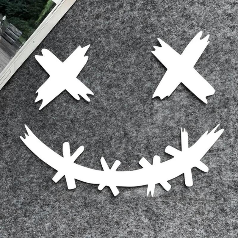 Motorradaufkleber Dämon Lächelndes Gesicht Aufkleber Motorradhelm Aufkleber Reflektierend Wasserdicht Lächelndes Gesicht Abziehbild Autokarosserie Dekor