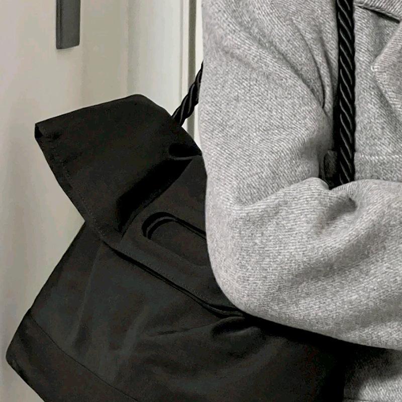 New Fashionable Black Messenger Bag Student Commuter Tote Bag