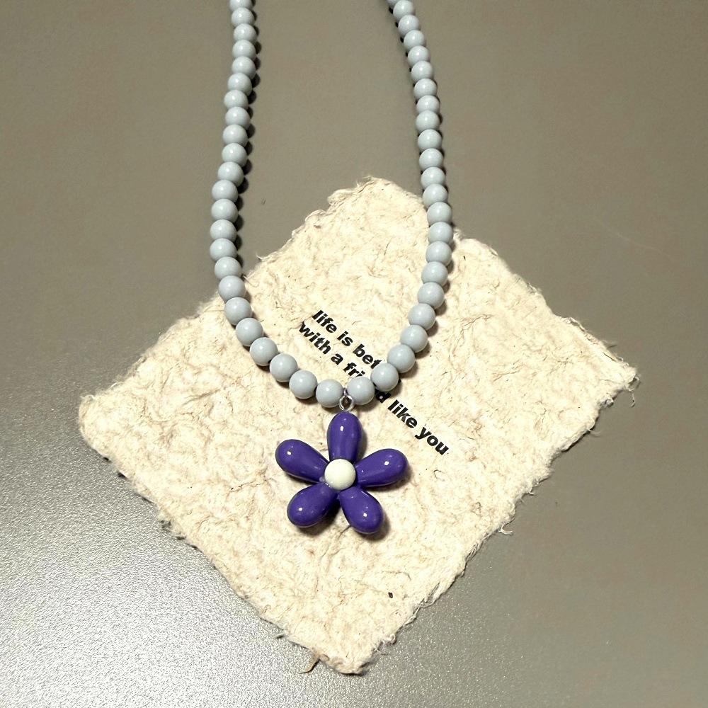 Y2K Bunte Blume Anhänger Halskette für Damen Handgemacht Perlen Schlüsselbein Kette Charm Halsband Choker Dopamin Süßer Schmuck Geschenke