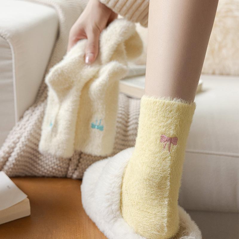 Women's Autumn and Winter Fleece Thickened Warm Mink Fleece Embroidered Maternity Socks Mid-calf