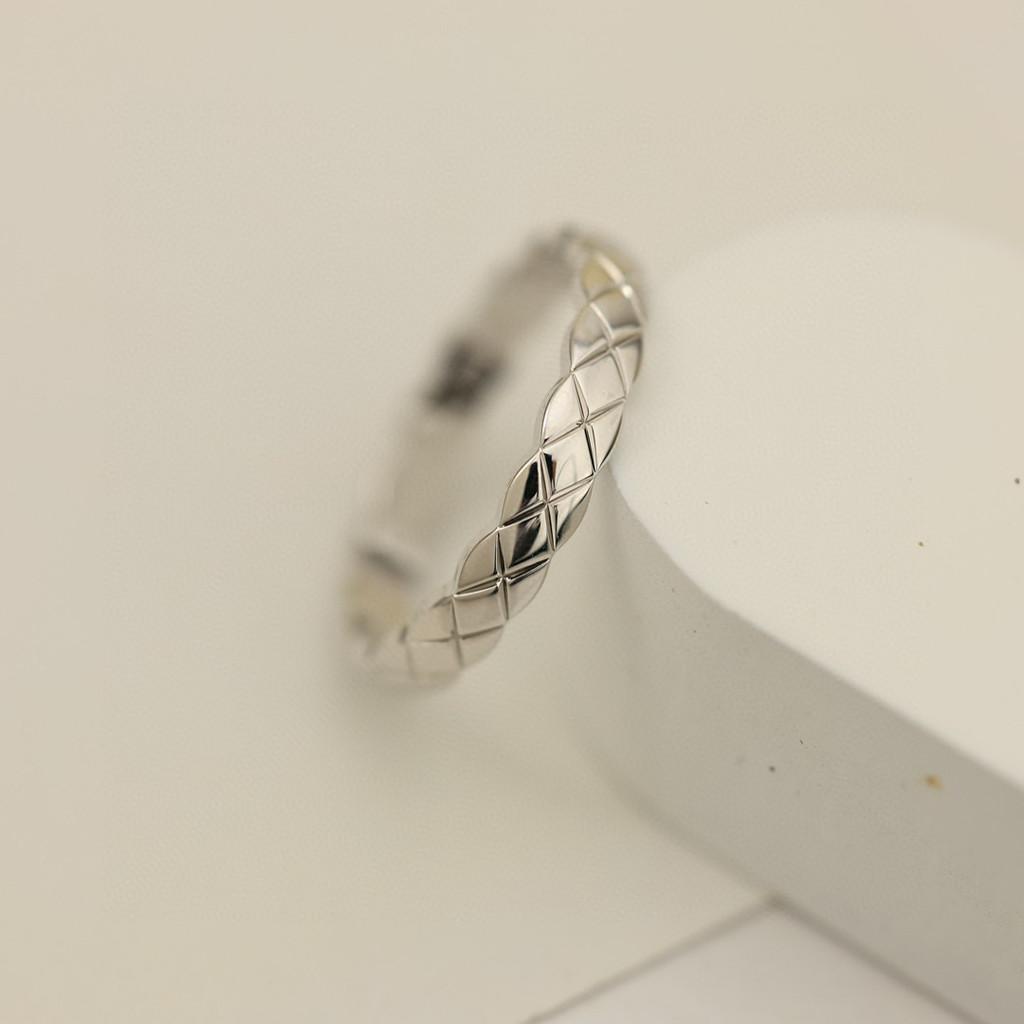 Klassisk ring med diamantmönster i guldmaterial för dagligt bruk, utsökt hantverk för män och kvinnor, Gåvor för män och kvinnor, födelsedagspresent