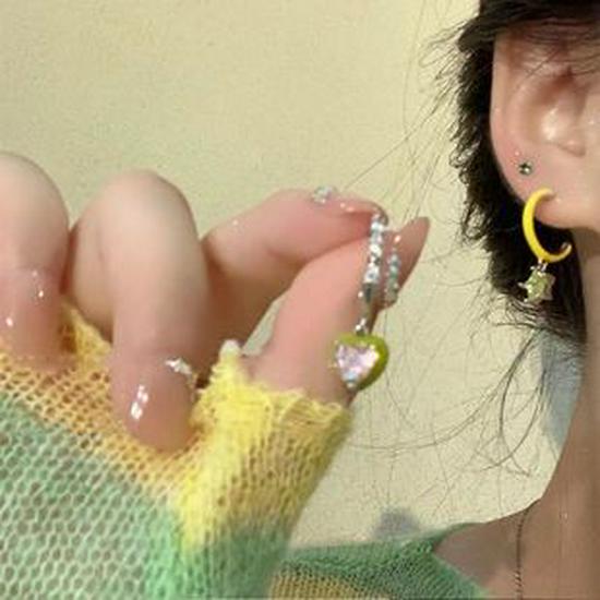 Cercei cu temperament versatil: Design luxos, de ultimă generație pentru femei