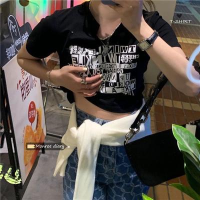 Schwarzes V-Ausschnitt T-Shirt mit Buchstabenaufdruck und kurzen Ärmeln für Damen Design Sommer Kurzes Bauchfreies Top für Damen