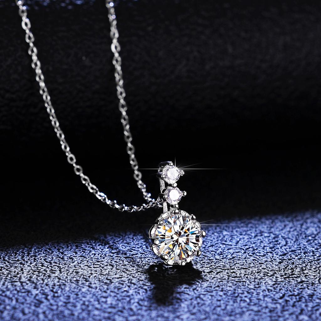 Tancise S925 Sterling Silver Moissanite Luxury Personality Pendant Necklace Women's Classic Tide Necklace Necklace Party Gift