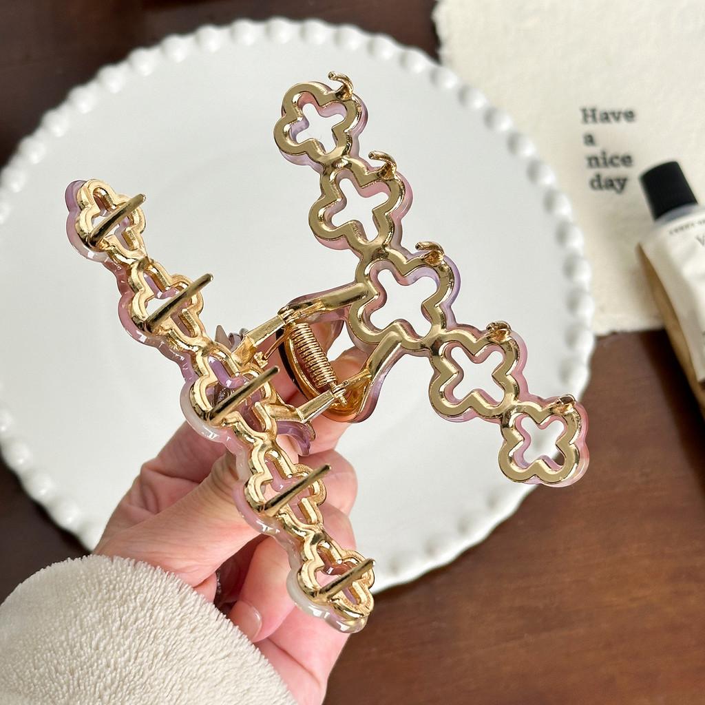 Pastel Colored Soft Shark Claw Hairpin For A Sophisticated And Stylish Appearance