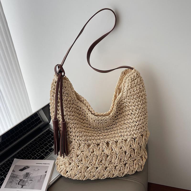 Tassel Straw Woven Bag 2025 New Large-capacity Hollow Woven Women's Bag Seaside Beach Bag Fashion Shoulder Armpit Bag