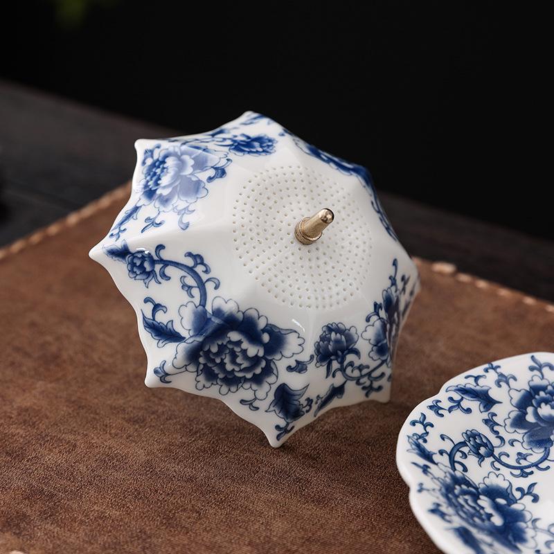 Creative Blue & White Porcelain Umbrella Tea Strainer - Ceramic Rotating Filter & Tea Table Decoration